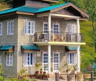 Luxury Family cottage in Bir Billing