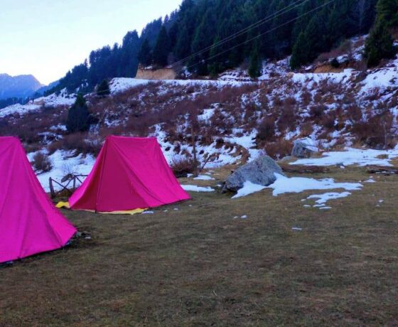 Snow trekking in Bir Billing for RajGundha