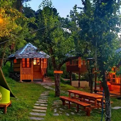 Wooden hut in Bir Billing