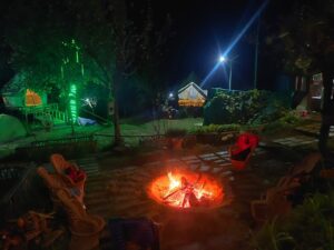 Camp Oak View , Machan tent