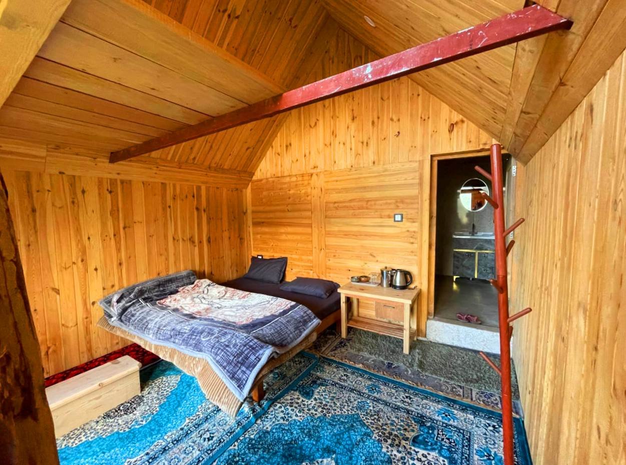 Rooms and Beds in Cottage in Rajgundha Valley